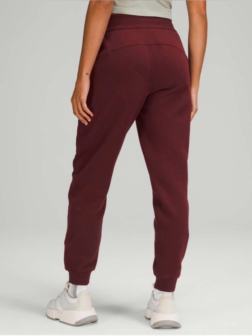 Lululemon Scuba High Rise Jogger 28” in Merlot
